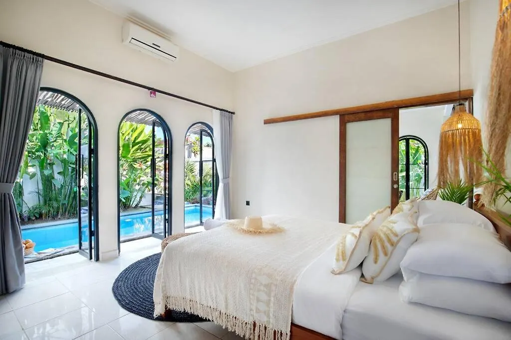 Villa Seminyak 3 Beds With Pool, Butler & Parking M5