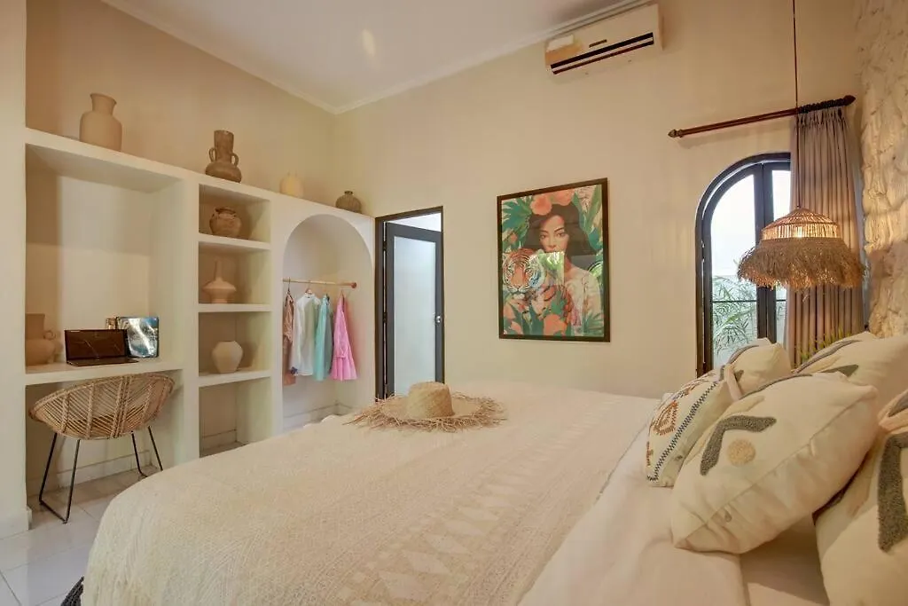 Villa Seminyak 3 Beds With Pool, Butler & Parking M5 0*, סמיניאק אינדונזיה
