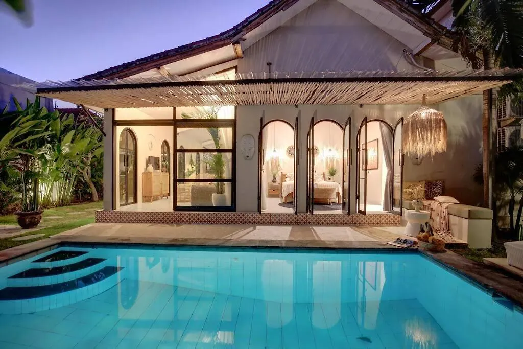Villa Seminyak 3 Beds With Pool, Butler & Parking M5 0*, סמיניאק