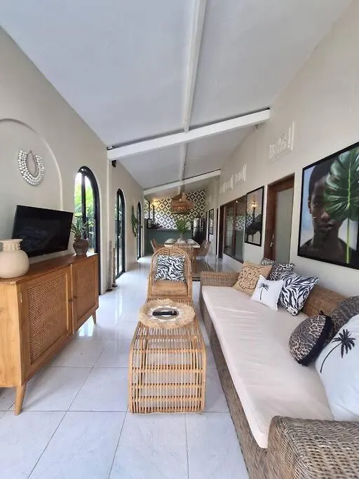 Villa Seminyak 3 Beds With Pool, Butler & Parking M5 דירה סמיניאק