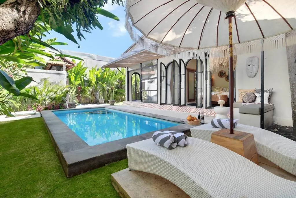 Villa Seminyak 3 Beds With Pool, Butler & Parking M5 דירה