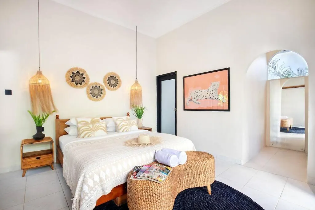 Villa Seminyak 3 Beds With Pool, Butler & Parking M5 סמיניאק