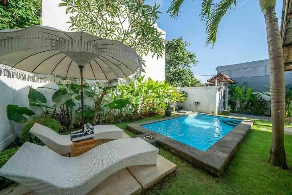 Villa Seminyak 3 Beds With Pool, Butler & Parking M5 דירה