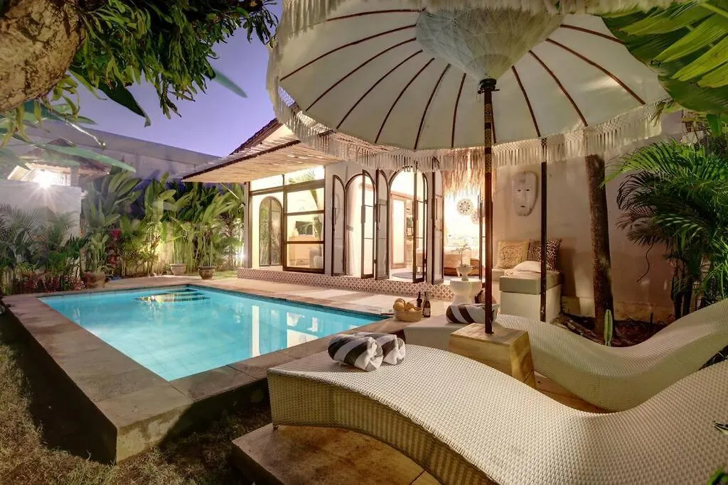 Villa Seminyak 3 Beds With Pool, Butler & Parking M5 דירה