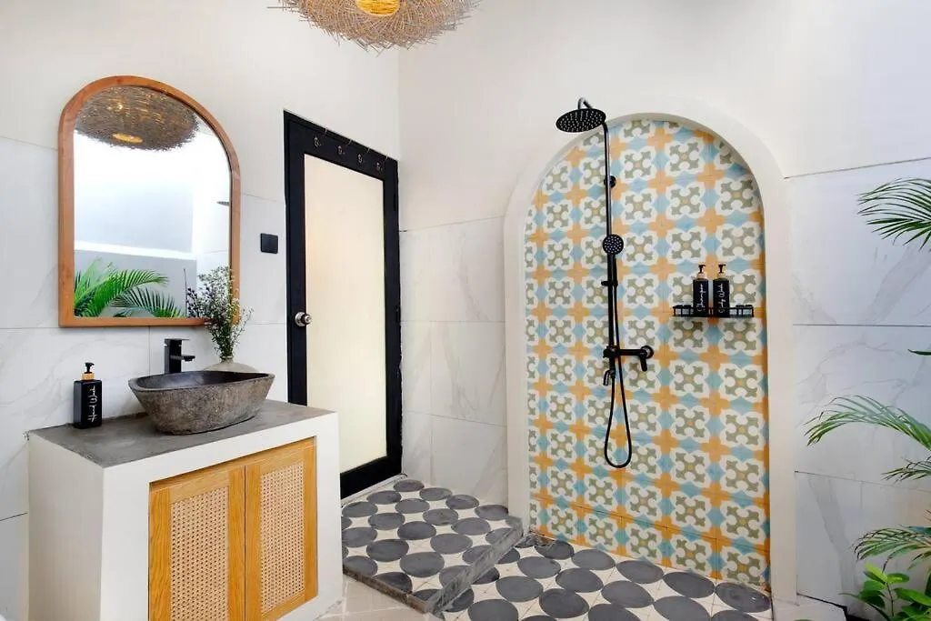 Villa Seminyak 3 Beds With Pool, Butler & Parking M5 אינדונזיה